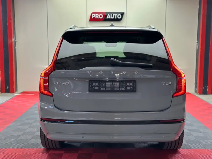 VOLVO XC90 T8 2024