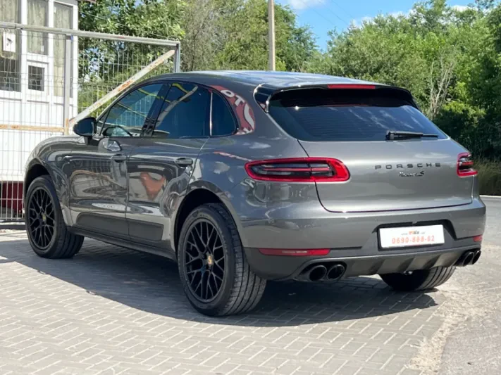 2014 Porsche Macan