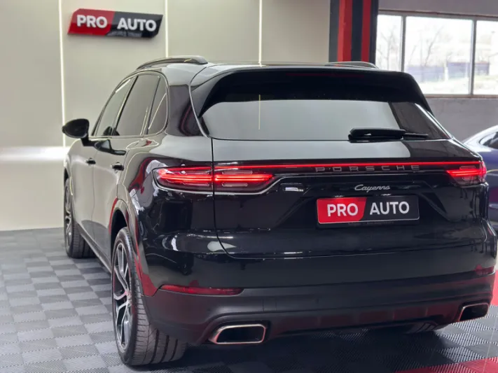 PORSCHE CAYENNE 2018