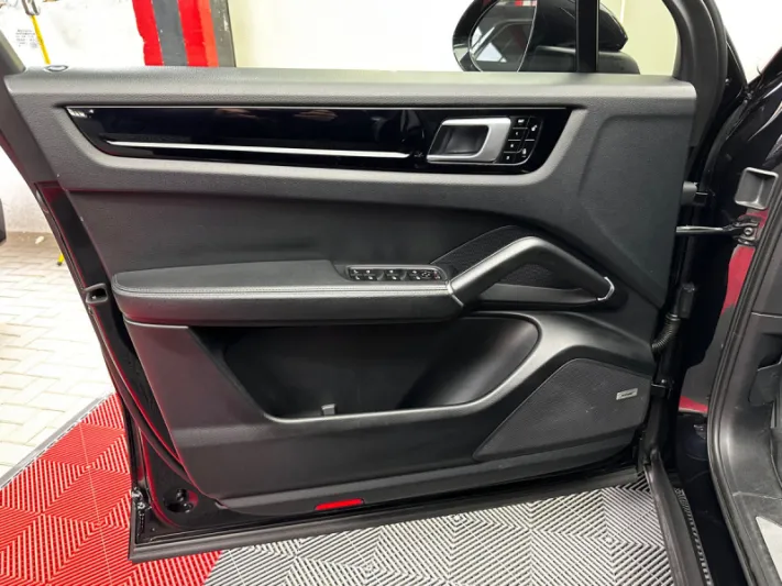 PORSCHE CAYENNE 2018