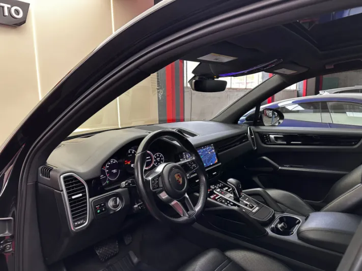 PORSCHE CAYENNE 2018