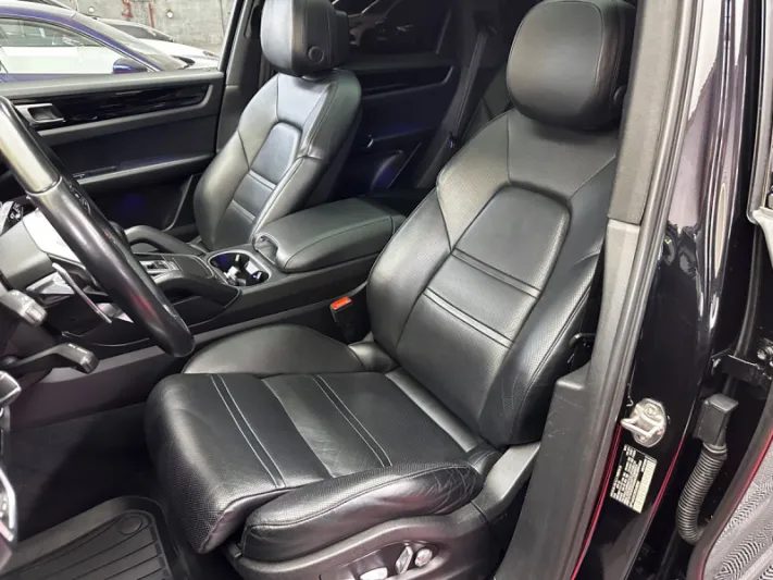 PORSCHE CAYENNE 2018