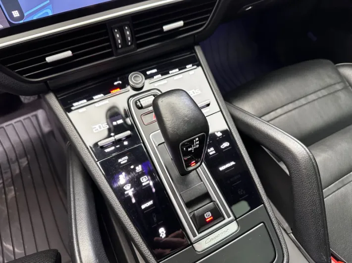 PORSCHE CAYENNE 2018