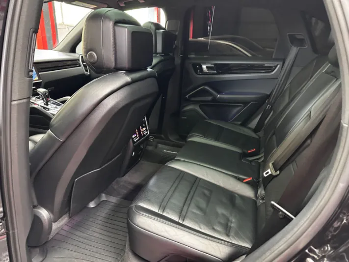 PORSCHE CAYENNE 2018