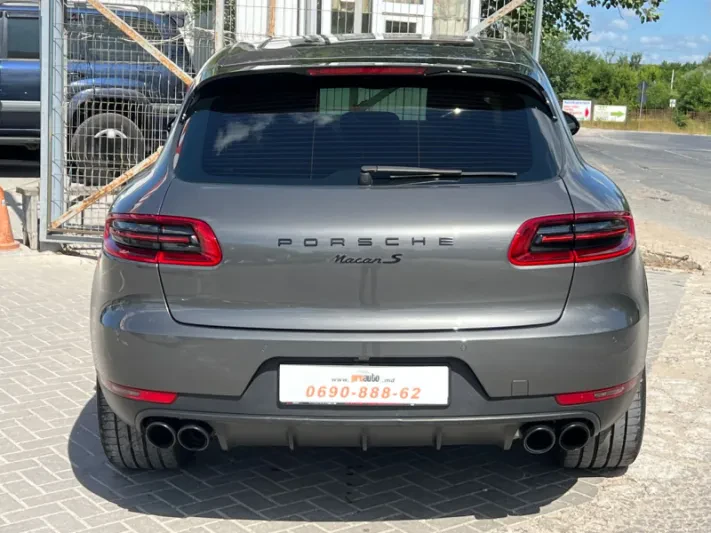2014 Porsche Macan