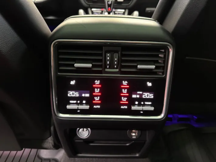 PORSCHE CAYENNE 2018