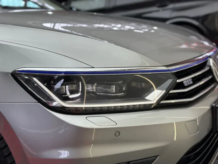 VOLKSWAGEN PASSAT GTE 2016