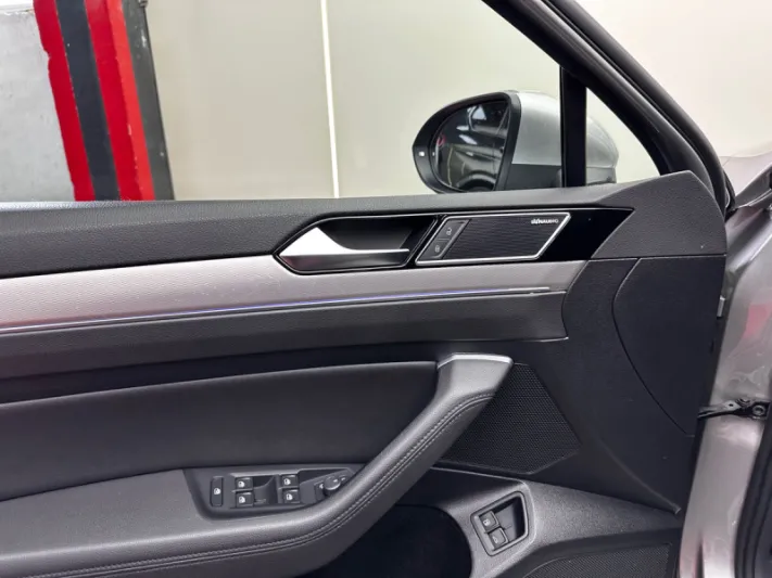 VOLKSWAGEN PASSAT GTE 2016