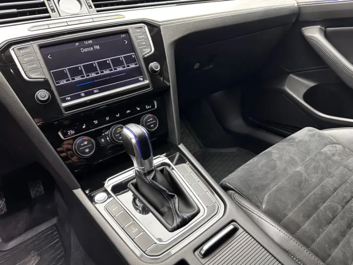 VOLKSWAGEN PASSAT GTE 2016