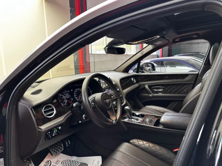 BENTLEY BENTAYGA W12 2016