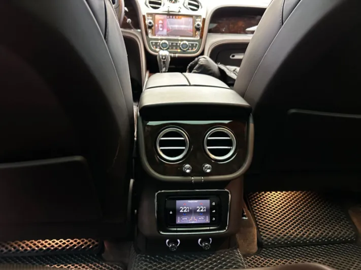 BENTLEY BENTAYGA W12 2016