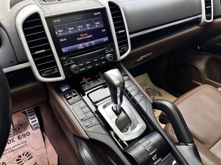 PORSCHE CAYENNE S E-HYBRID 2017