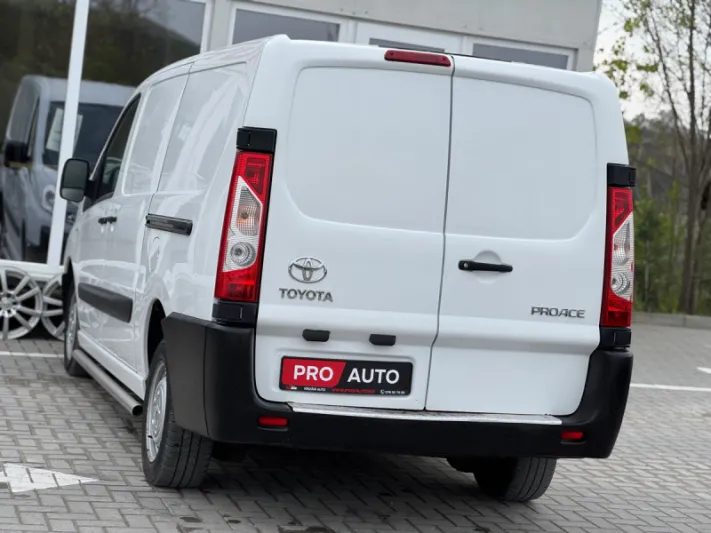 2015 Toyota Proace