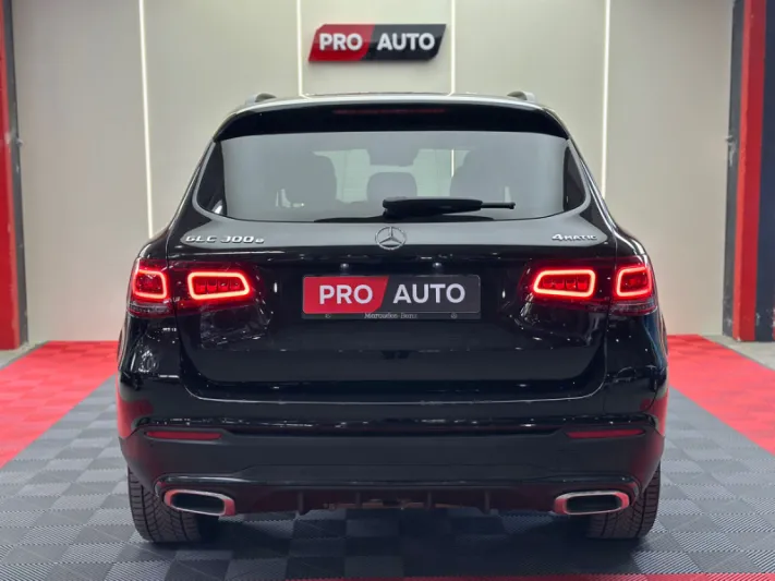 Mercedes-Benz GLC300e 2020