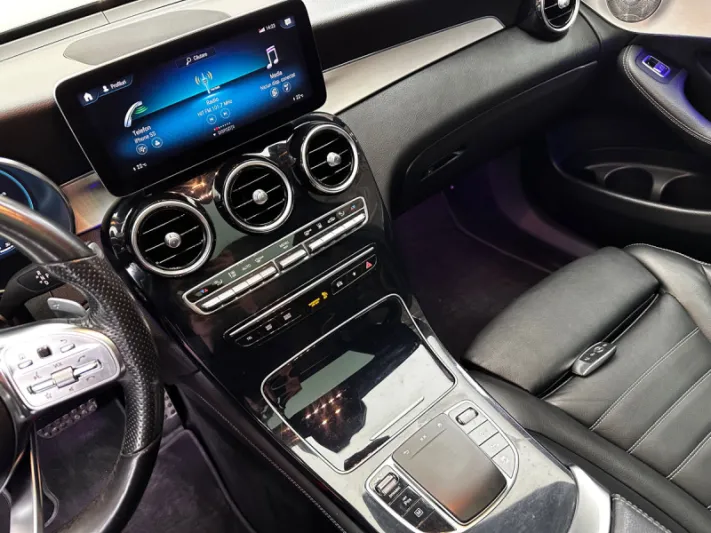 Mercedes-Benz GLC300e 2020