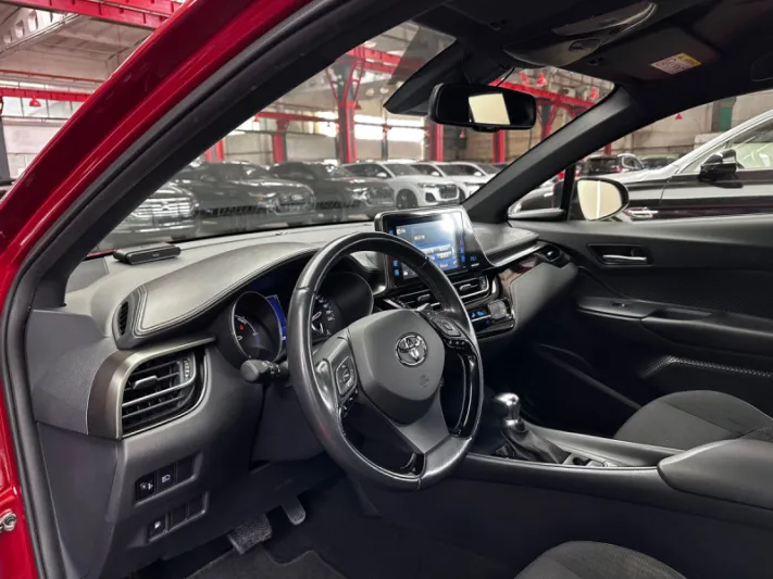 TOYOTA C-HR 2019