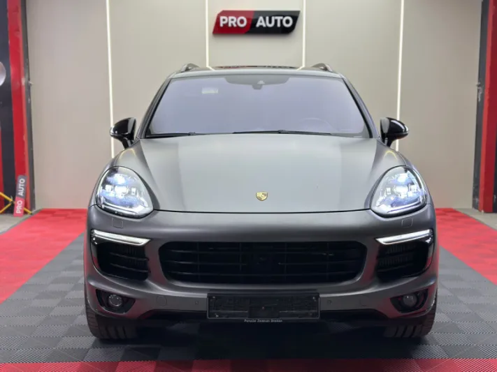 PORSCHE CAYENNE 2015