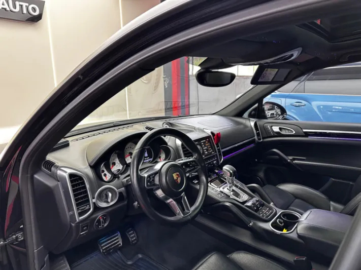 PORSCHE CAYENNE 2015