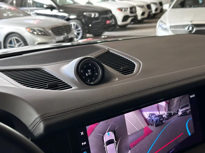 PORSCHE CAYENNE 2024