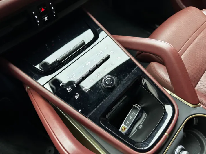 PORSCHE CAYENNE 2024