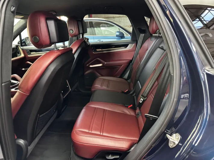 PORSCHE CAYENNE 2024