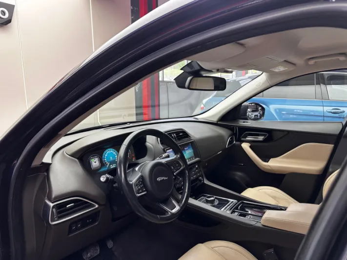 JAGUAR F-PACE 2018