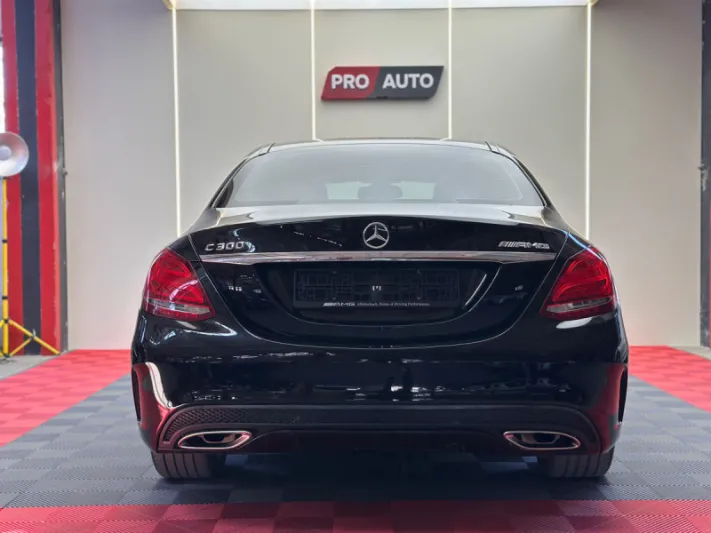 Mercedes-Benz C300 4MATIC 2016