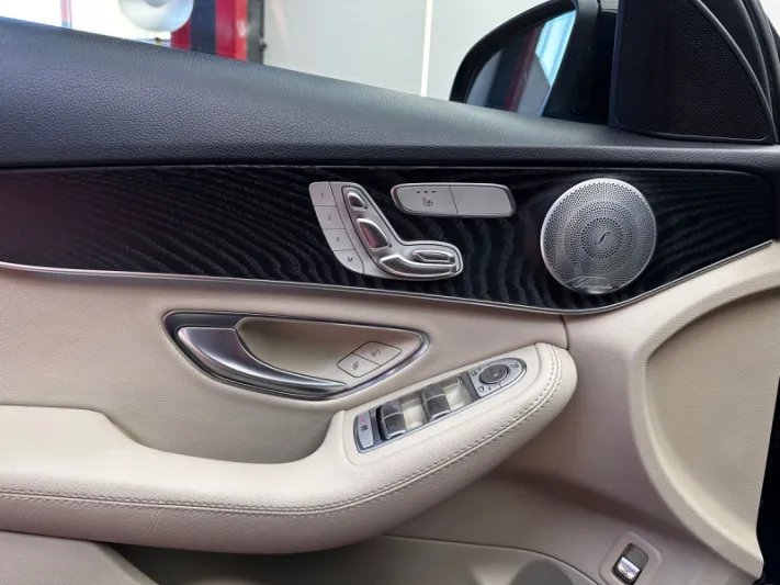 Mercedes-Benz C300 4MATIC 2016
