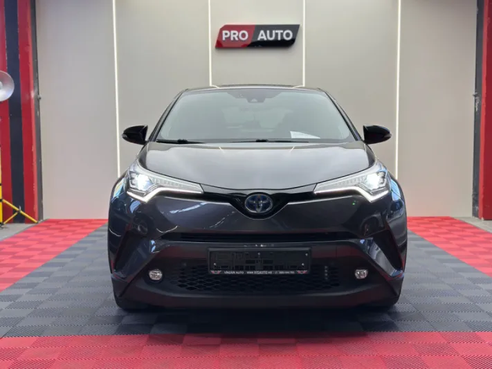 TOYOTA C-HR 2017