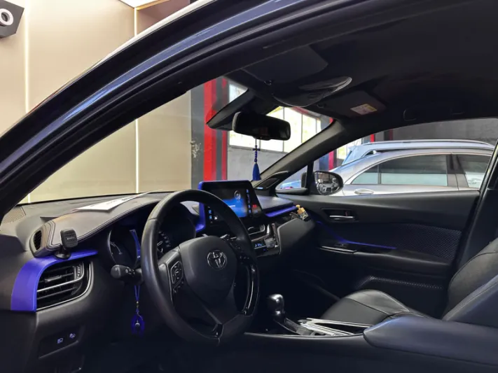 TOYOTA C-HR 2017
