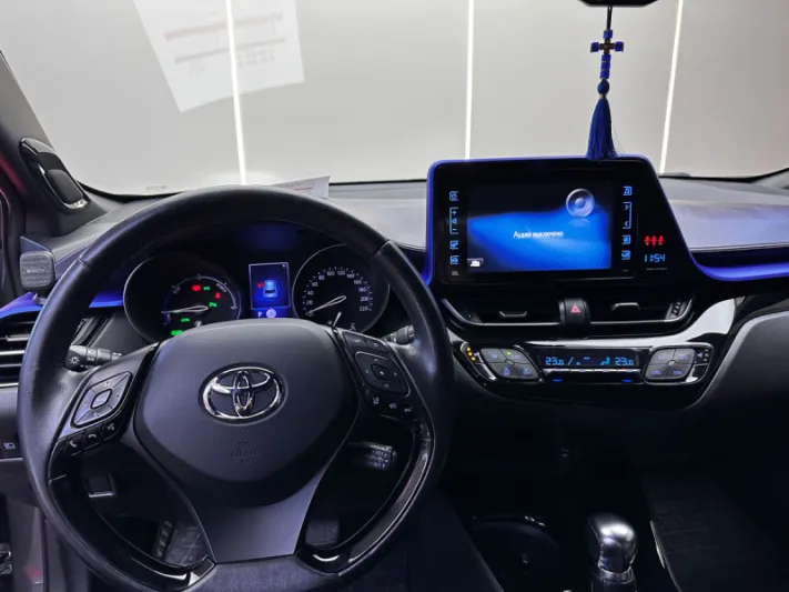 TOYOTA C-HR 2017