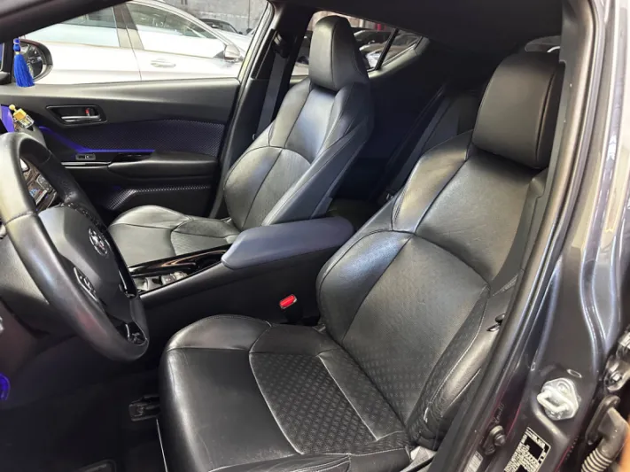 TOYOTA C-HR 2017