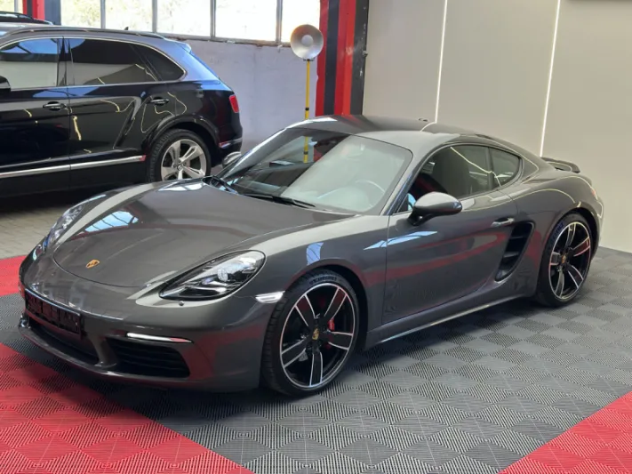 PORSCHE CAYMAN 2022