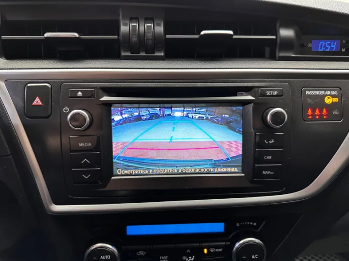 TOYOTA AURIS 2015