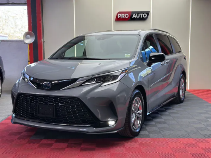 TOYOTA SIENNA 2023