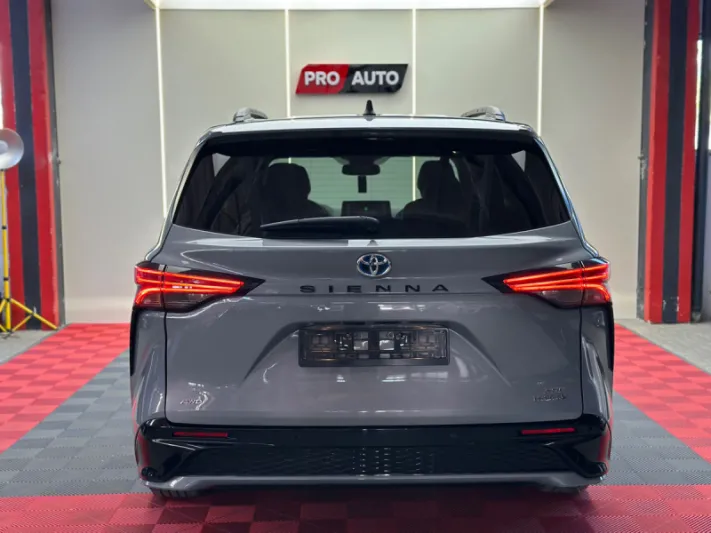 TOYOTA SIENNA 2023