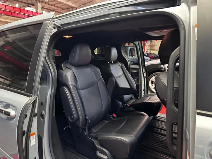 TOYOTA SIENNA 2023