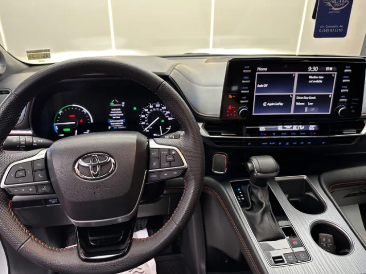 TOYOTA SIENNA 2023