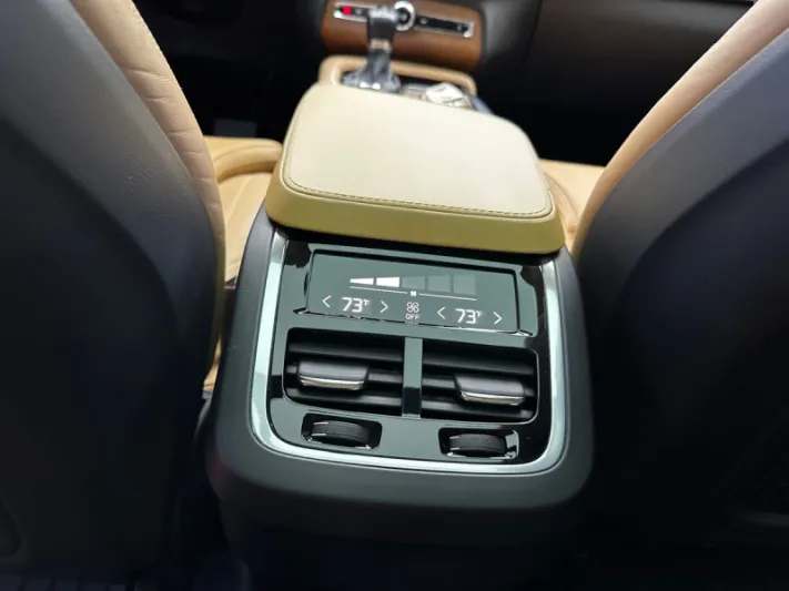 VOLVO XC90 T6 2015