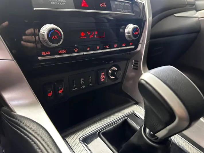 MITSUBISHI PAJERO SPORT 2021