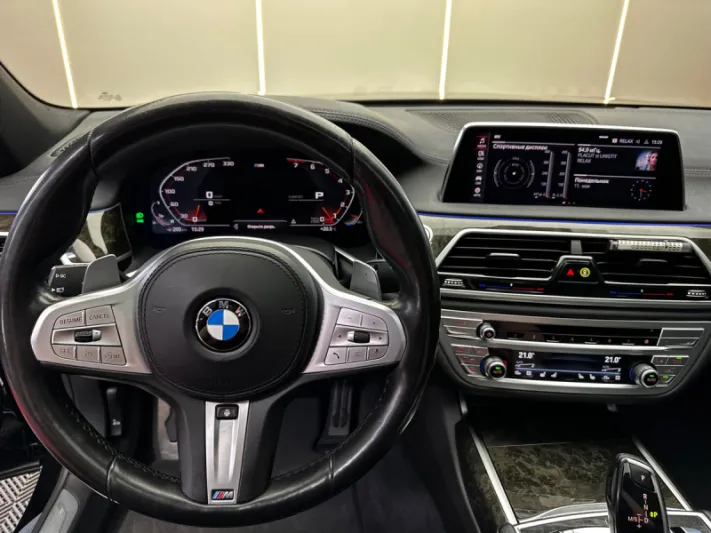BMW 740Li G12 2021