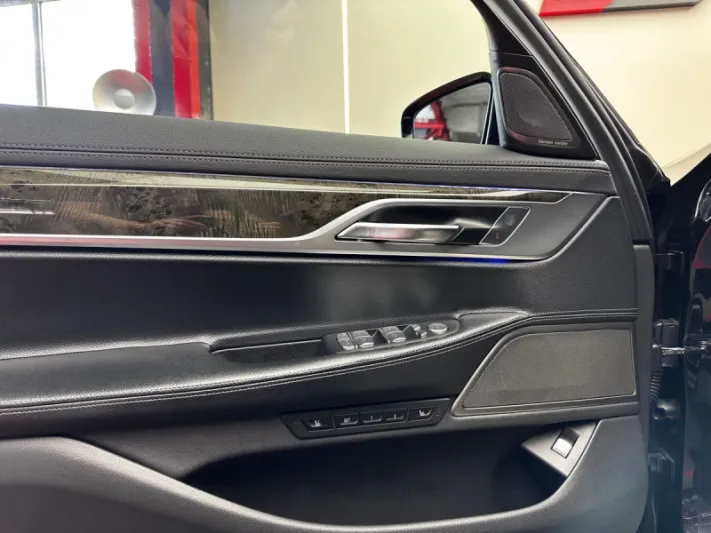BMW 740Li G12 2021