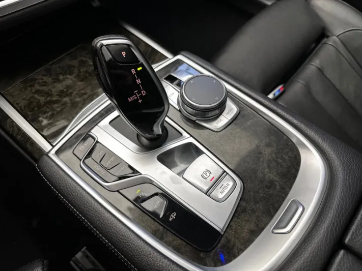 BMW 740Li G12 2021