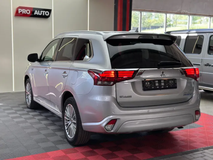 MITSUBISHI OUTLANDER PHEV 2019