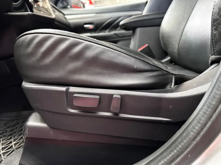 MITSUBISHI OUTLANDER PHEV 2019