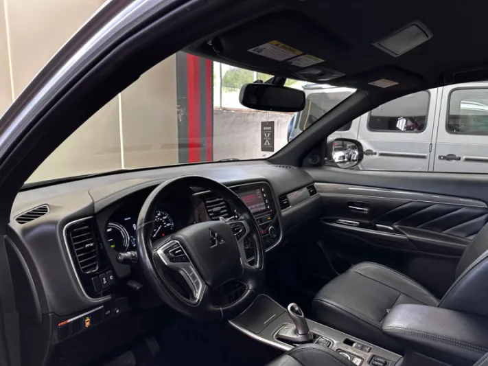 MITSUBISHI OUTLANDER PHEV 2019