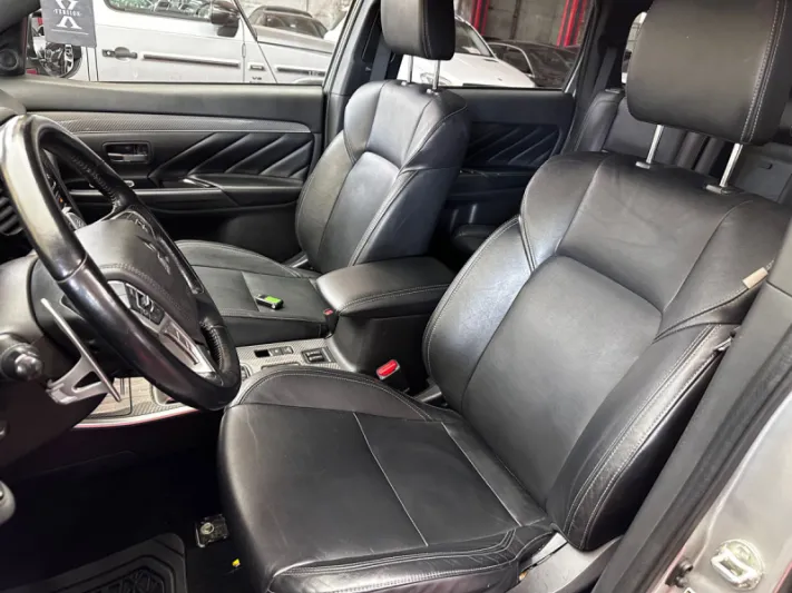 MITSUBISHI OUTLANDER PHEV 2019