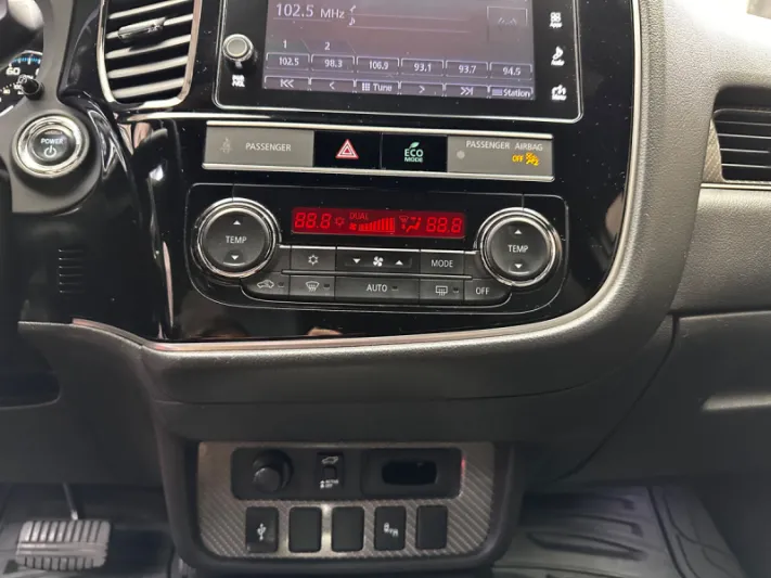 MITSUBISHI OUTLANDER PHEV 2019