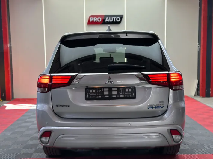MITSUBISHI OUTLANDER PHEV 2019
