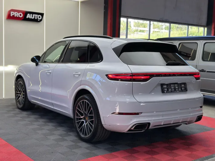 PORSCHE CAYENNE 2019